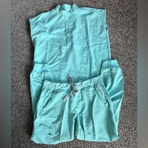Figs fresh aqua scrubs set, fits size M
